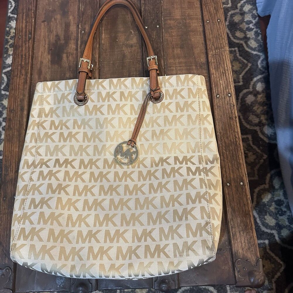 Michael Kors Signature Logo Tote Shoulder Bag 15x13x3.5